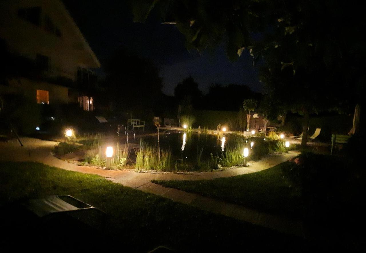 Garden Paradise Bled Apartments - Garden, Pond And Castle View Ngoại thất bức ảnh