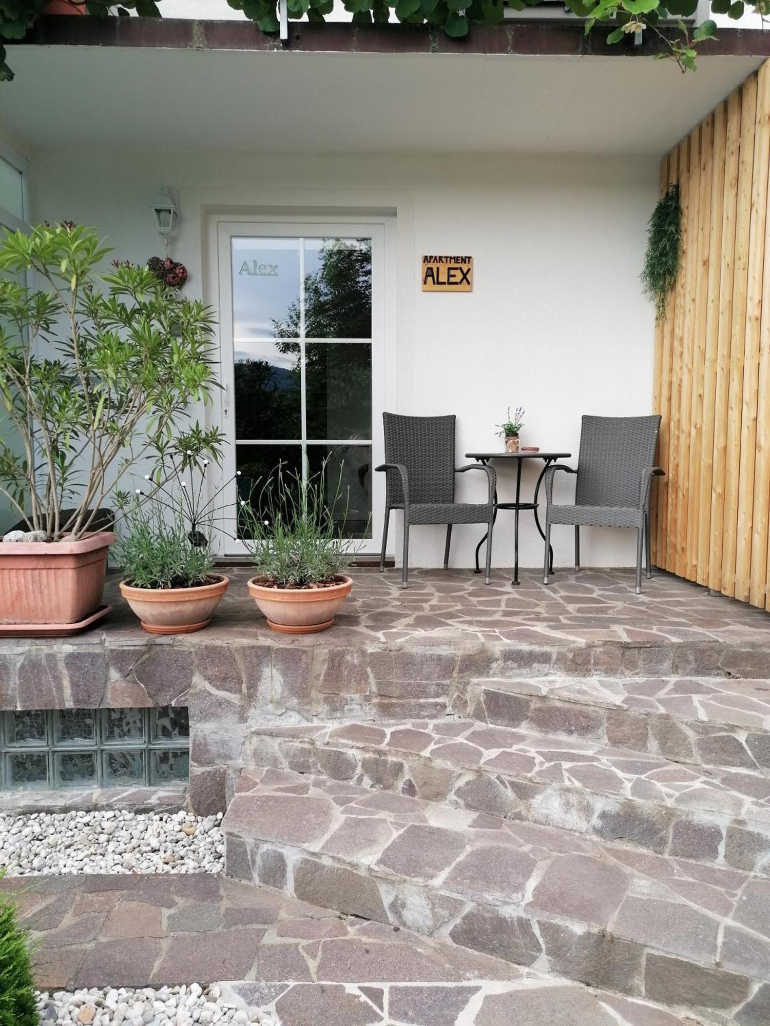 Garden Paradise Bled Apartments - Garden, Pond And Castle View Ngoại thất bức ảnh